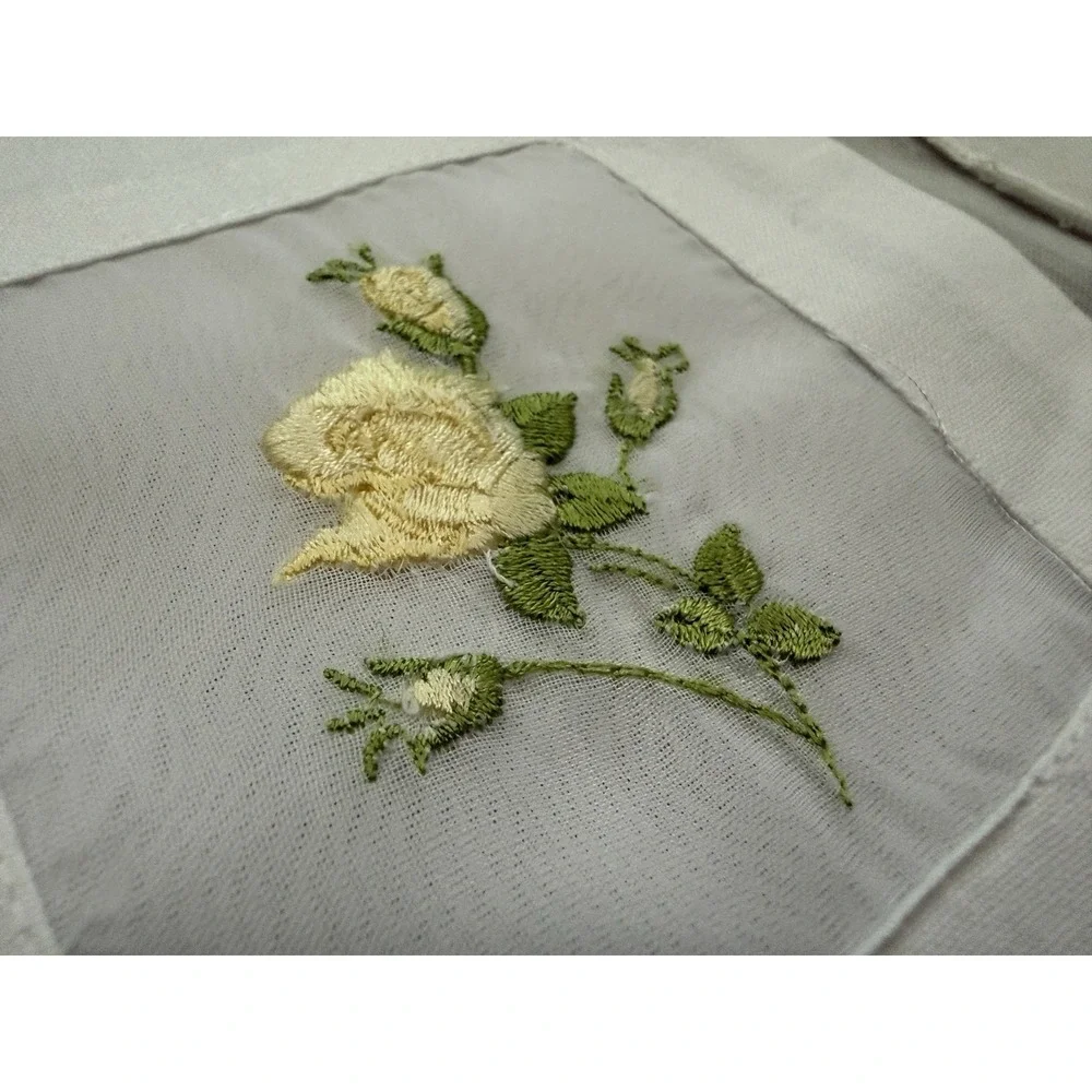 Vintage NEW Set of 2 Round Doily w/ Bag Pull String Embroidery Floral